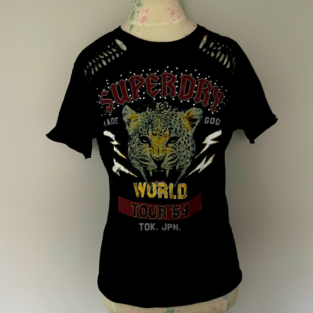 Superdry graphic t shirt.